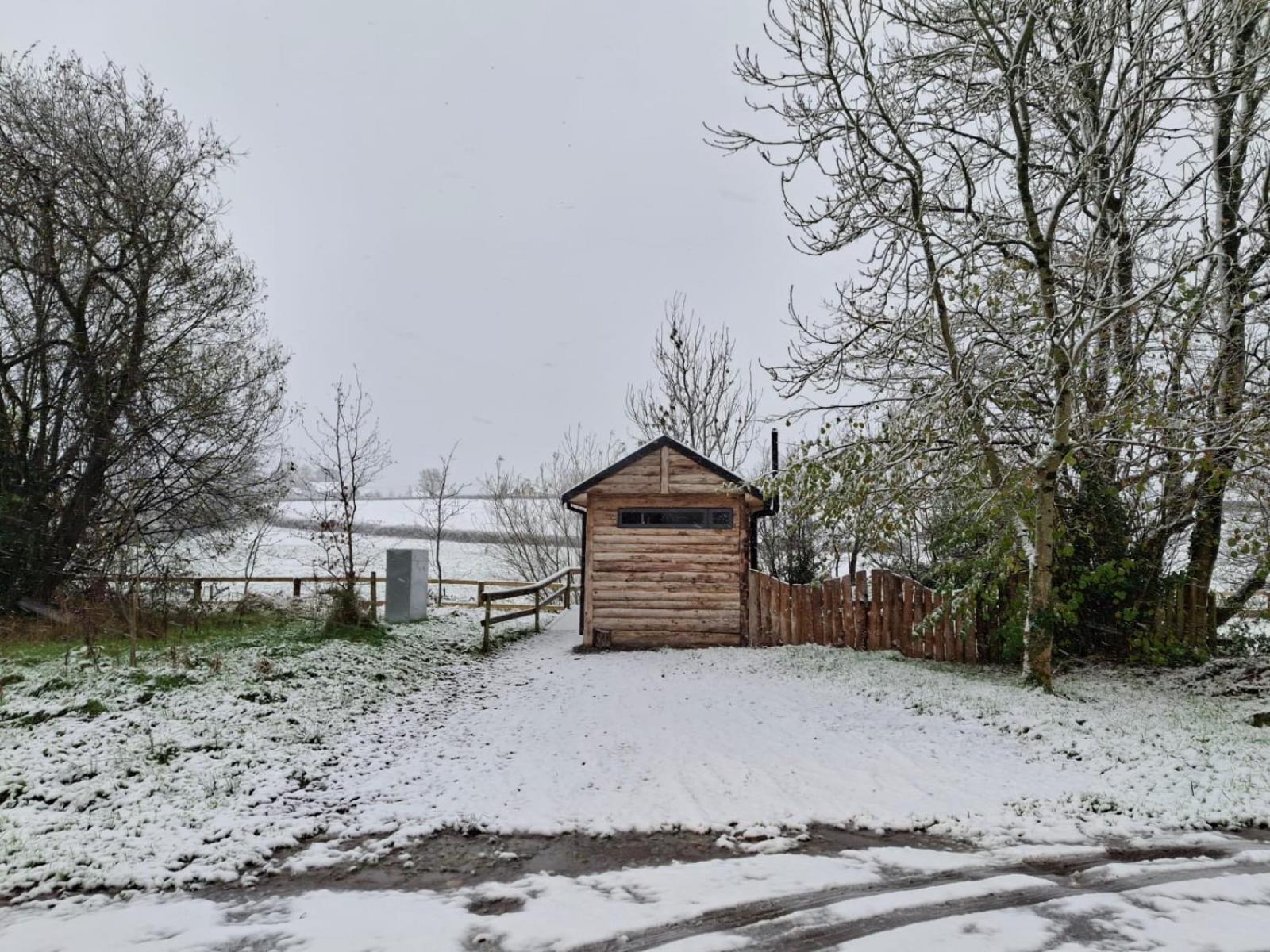 Riverside Cabin Limerick Junction Exterior foto